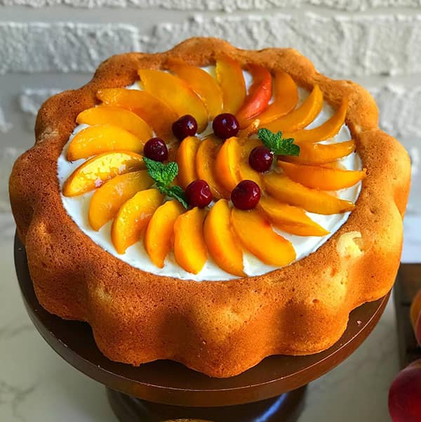 کیک هلو و خامه