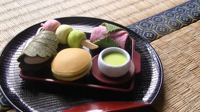 کاربردهای خلاقانه آرد برنج در آشپزی و دسرهای غیر سنتی